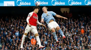 قمة الجولة.. هل يحافظ أرسنال على صدارة البريميرليج 2025؟